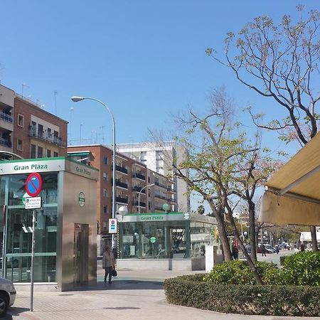 Apartamento Eduardo Dato Севилья Экстерьер фото