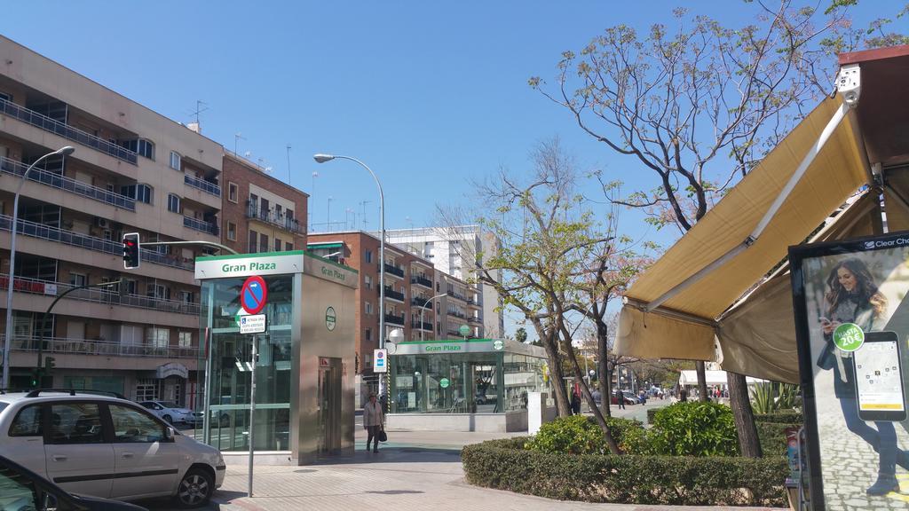 Apartamento Eduardo Dato Севилья Экстерьер фото