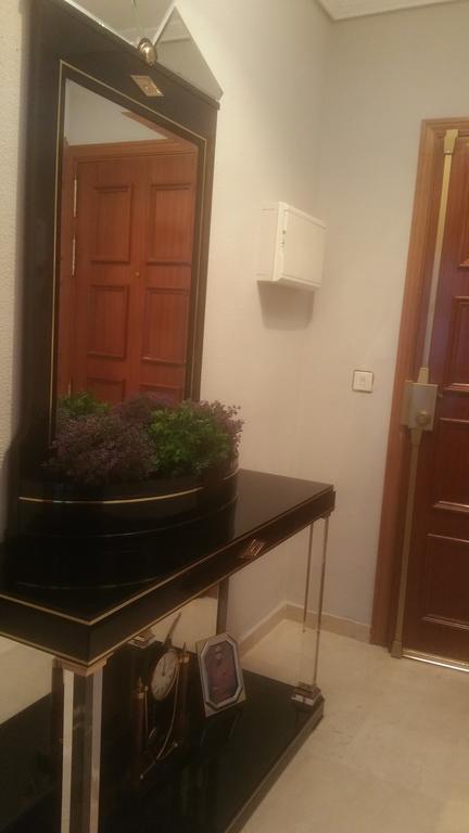 Apartamento Eduardo Dato Севилья Экстерьер фото