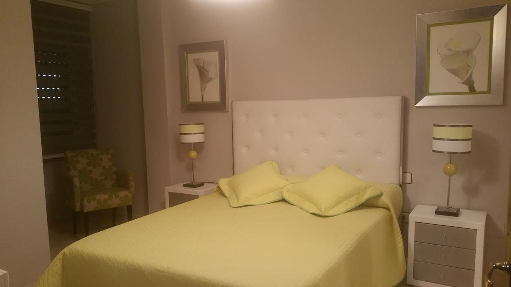 Apartamento Eduardo Dato Севилья Экстерьер фото