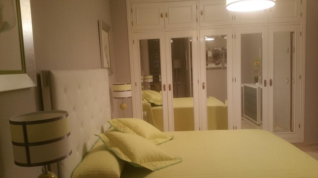 Apartamento Eduardo Dato Севилья Экстерьер фото