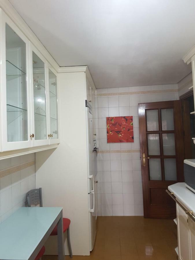 Apartamento Eduardo Dato Севилья Экстерьер фото