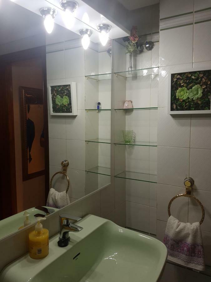 Apartamento Eduardo Dato Севилья Экстерьер фото